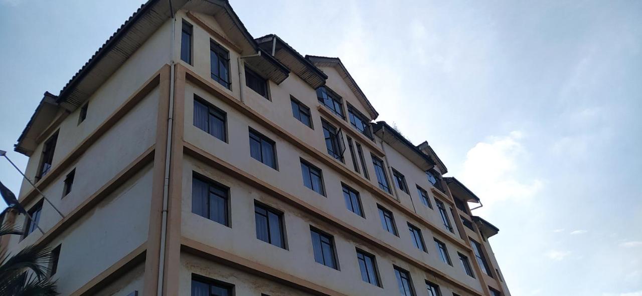 Plus254 Hotel Nairobi Bagian luar foto