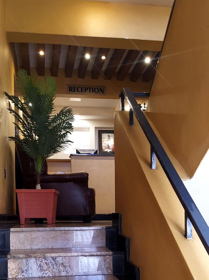 Plus254 Hotel Nairobi Bagian luar foto