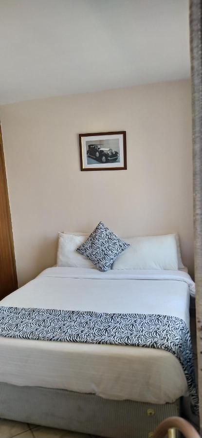 Plus254 Hotel Nairobi Bagian luar foto