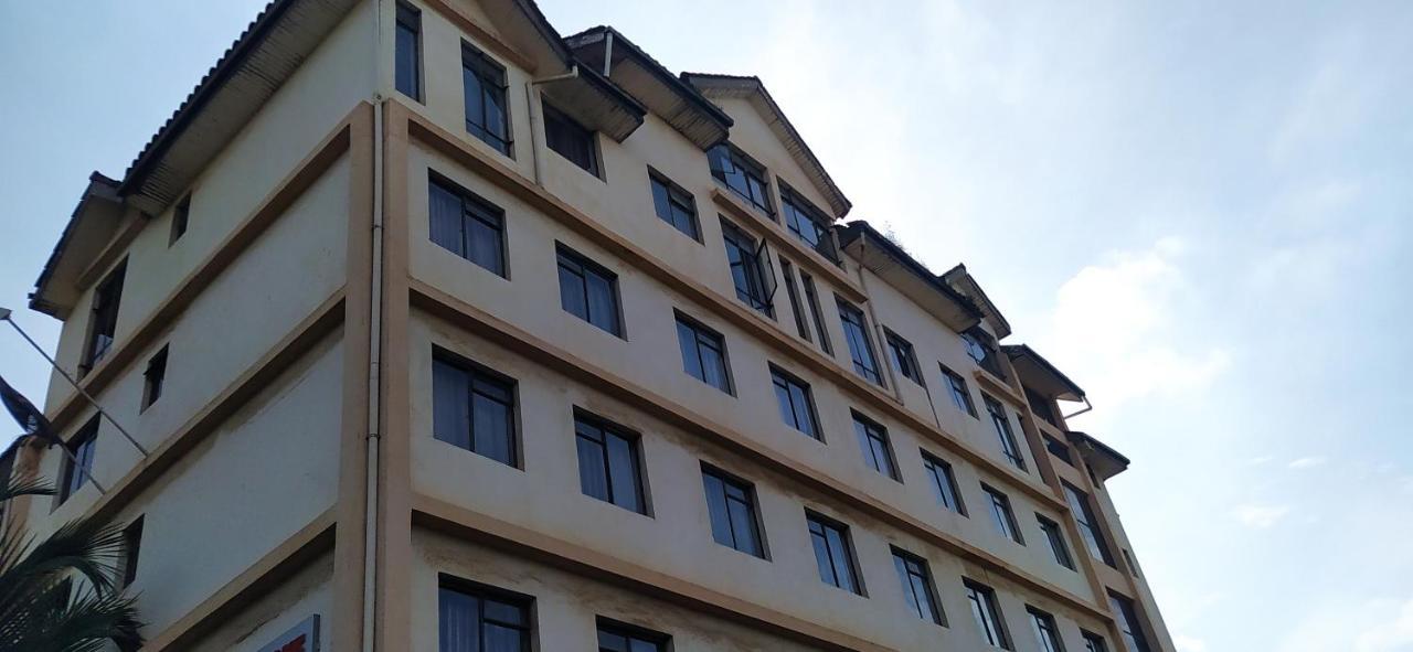 Plus254 Hotel Nairobi Bagian luar foto