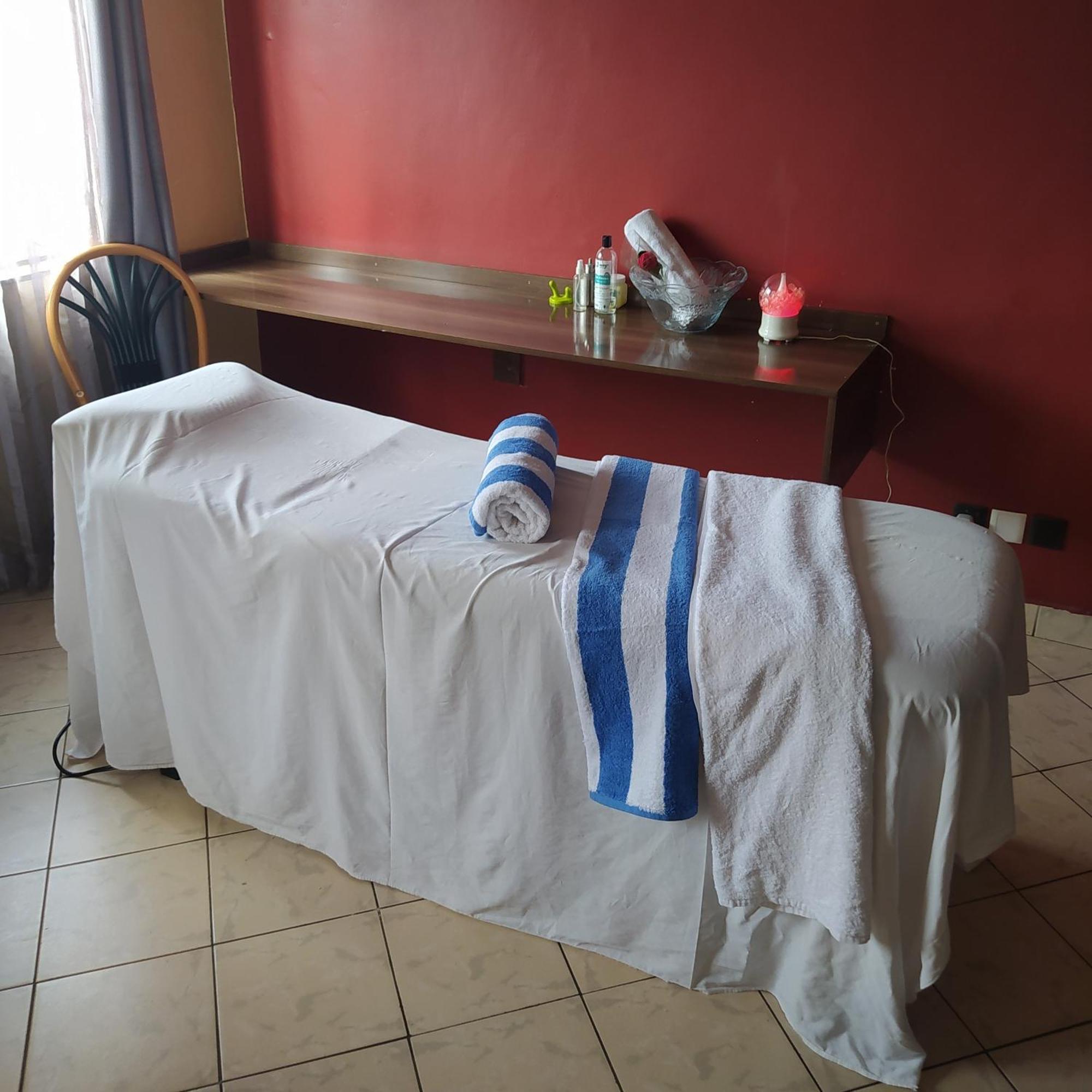 Plus254 Hotel Nairobi Bagian luar foto
