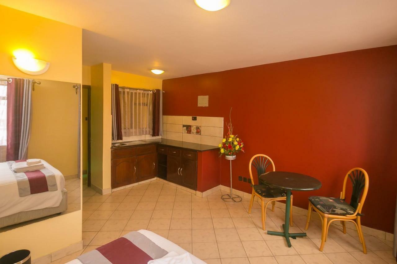 Plus254 Hotel Nairobi Bagian luar foto