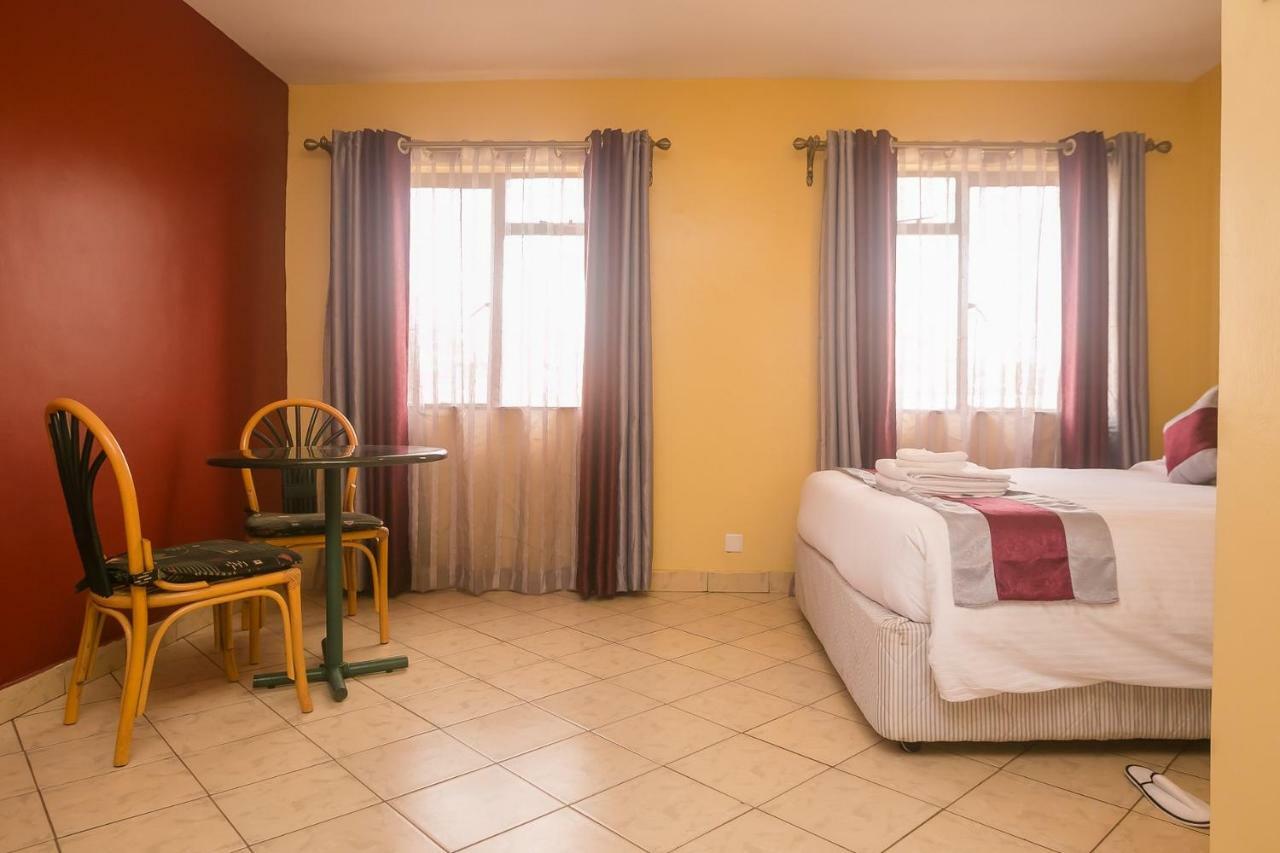 Plus254 Hotel Nairobi Bagian luar foto
